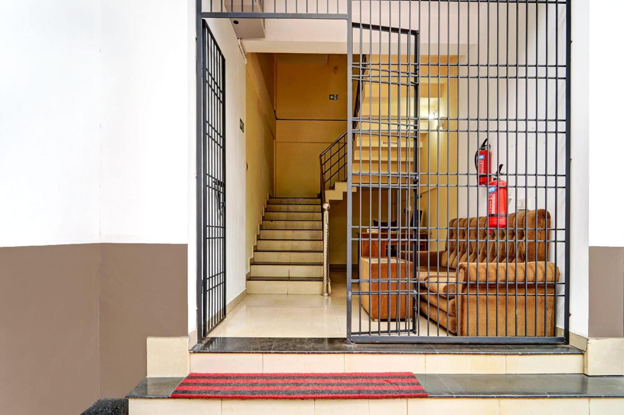 Super Hotel O West Hill Near Mietra Hospital Varakal Екстер'єр фото