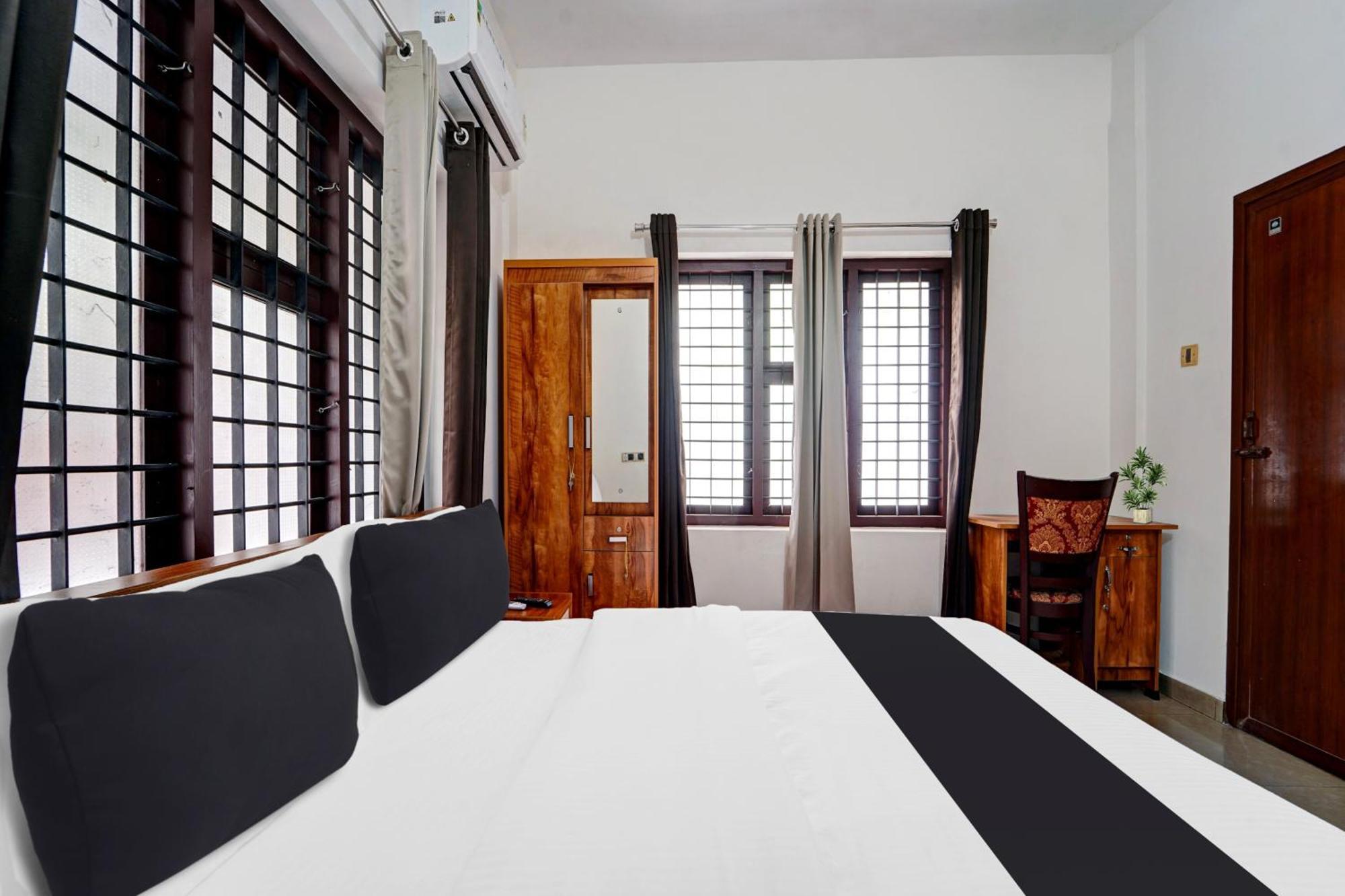 Super Hotel O West Hill Near Mietra Hospital Varakal Екстер'єр фото